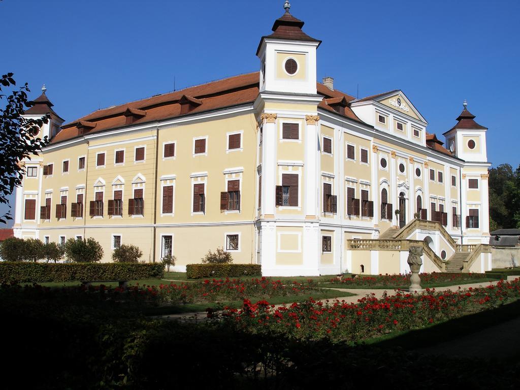 Penzion U Tomcalu Terezin  Экстерьер фото
