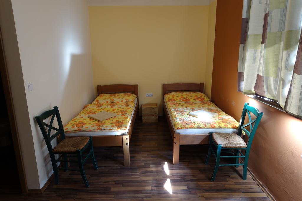 Penzion U Tomcalu Terezin  Экстерьер фото